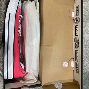 Pink converse Chuck Taylors low